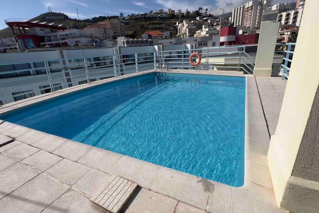 Апартаменти By The Sea III Lido - Com Piscina Фуншал Екстер'єр фото